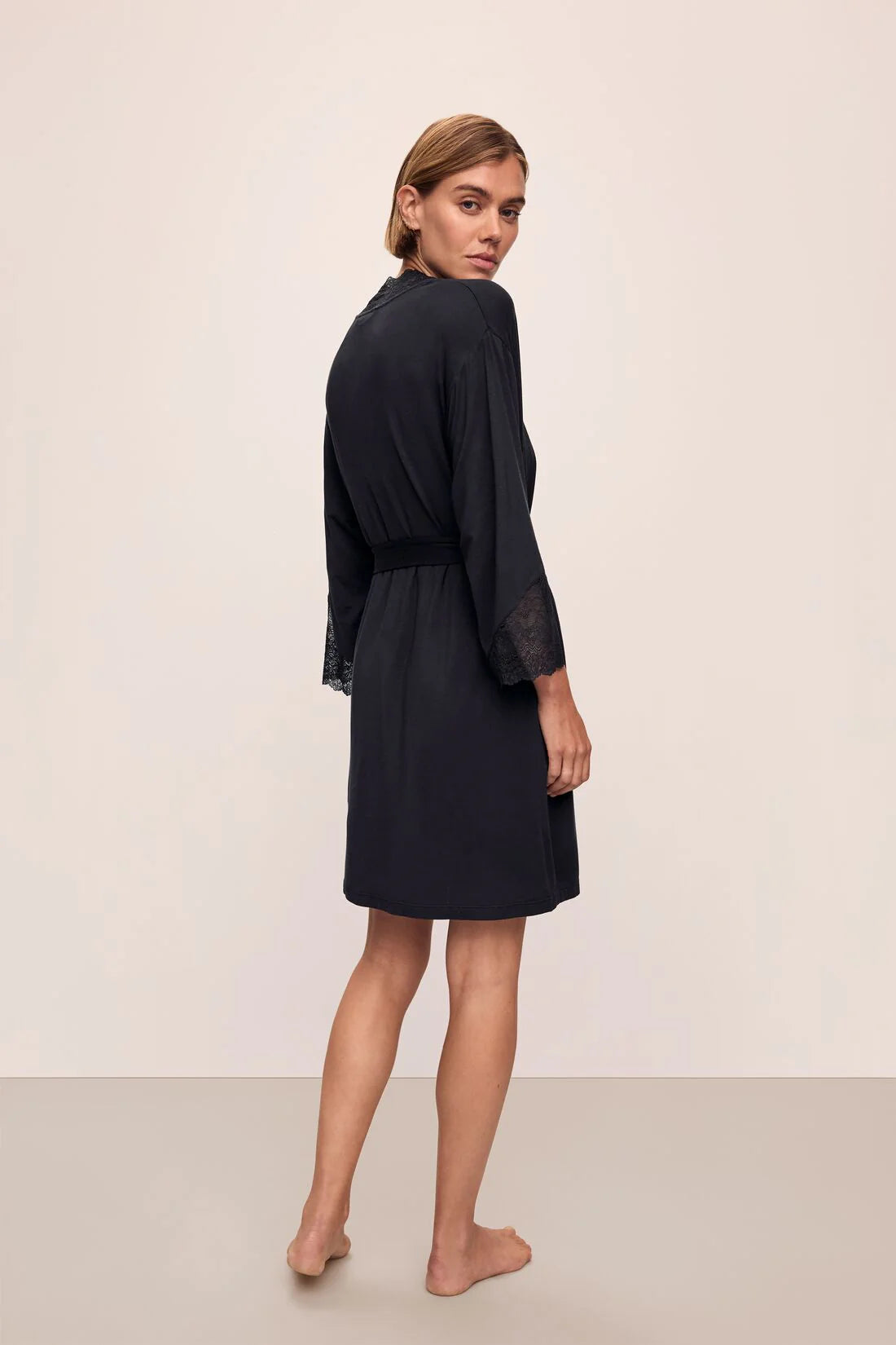 Lara Short Robe