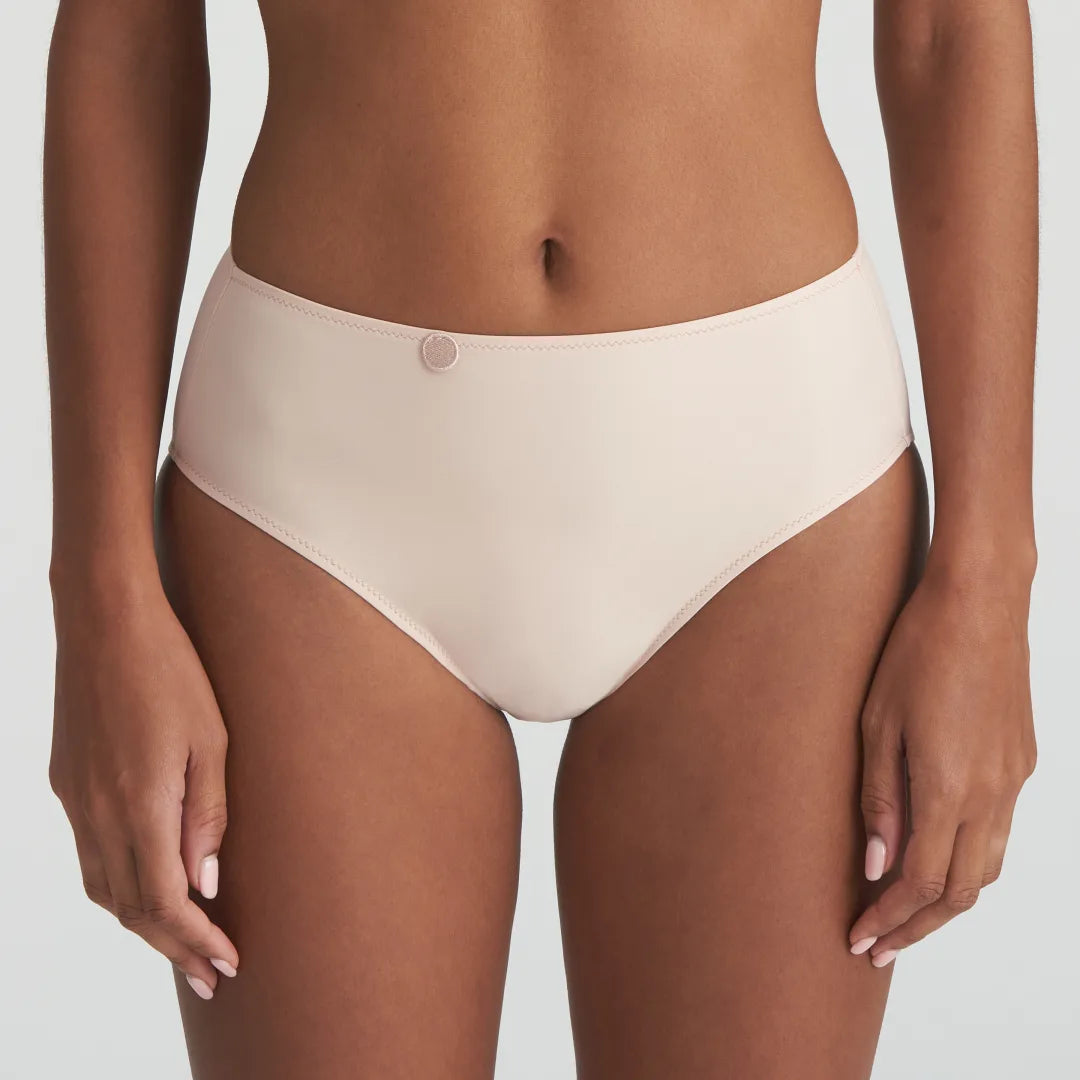 Tom Full Brief
