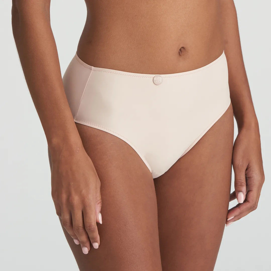 Tom Full Brief