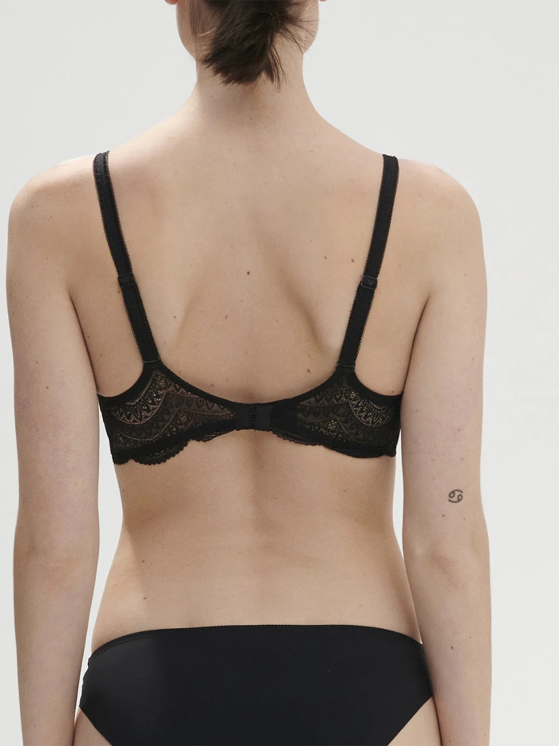 Simone Perele Karma 3D Spacer Moulded Padded Bra in black at LaSource in Darien
