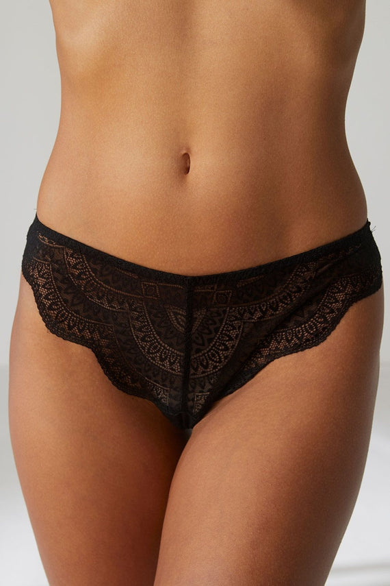 Simone Perele Karma Thong in black at LaSource in Darien