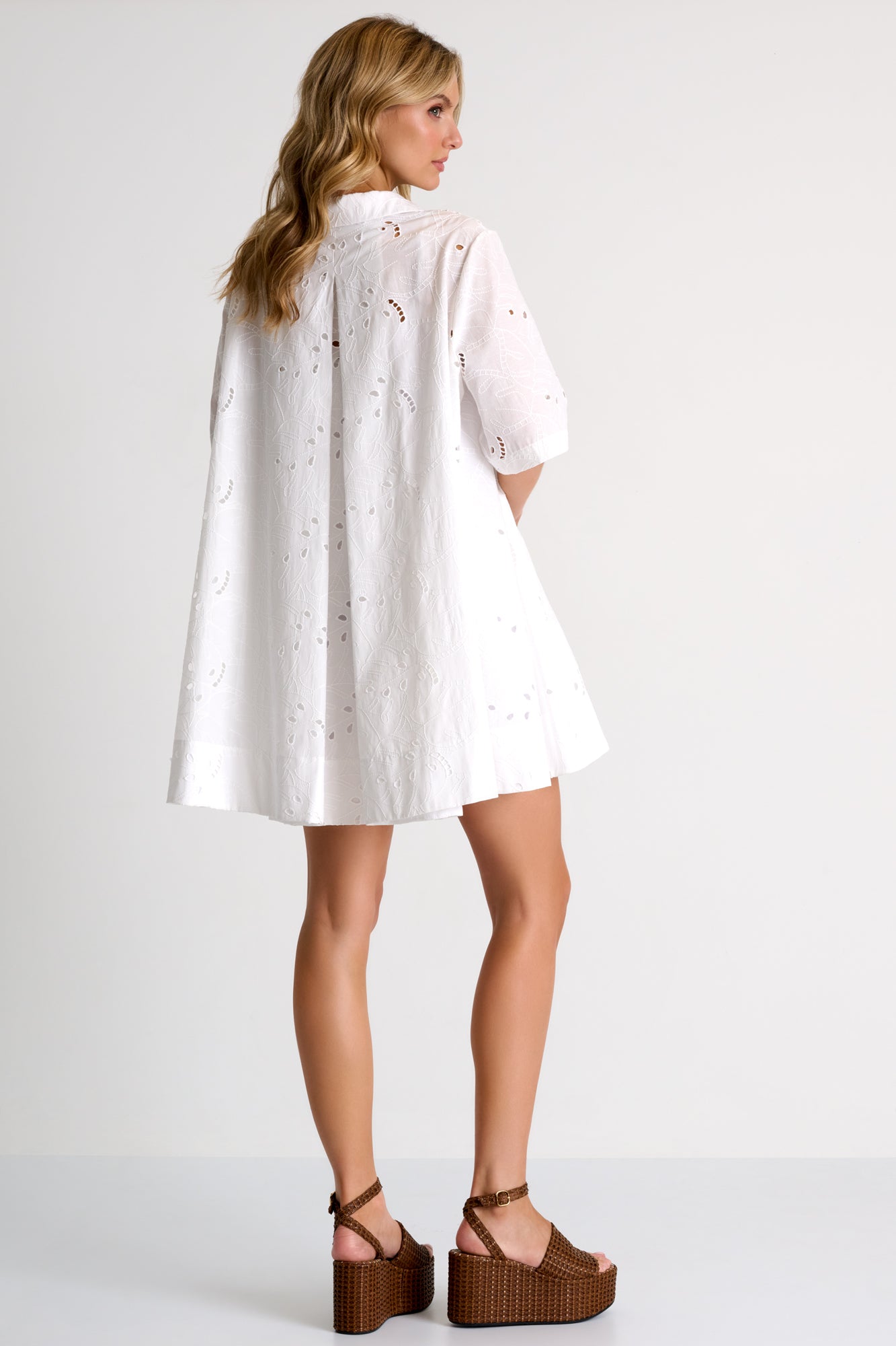 Detailed Lace Ample Dress