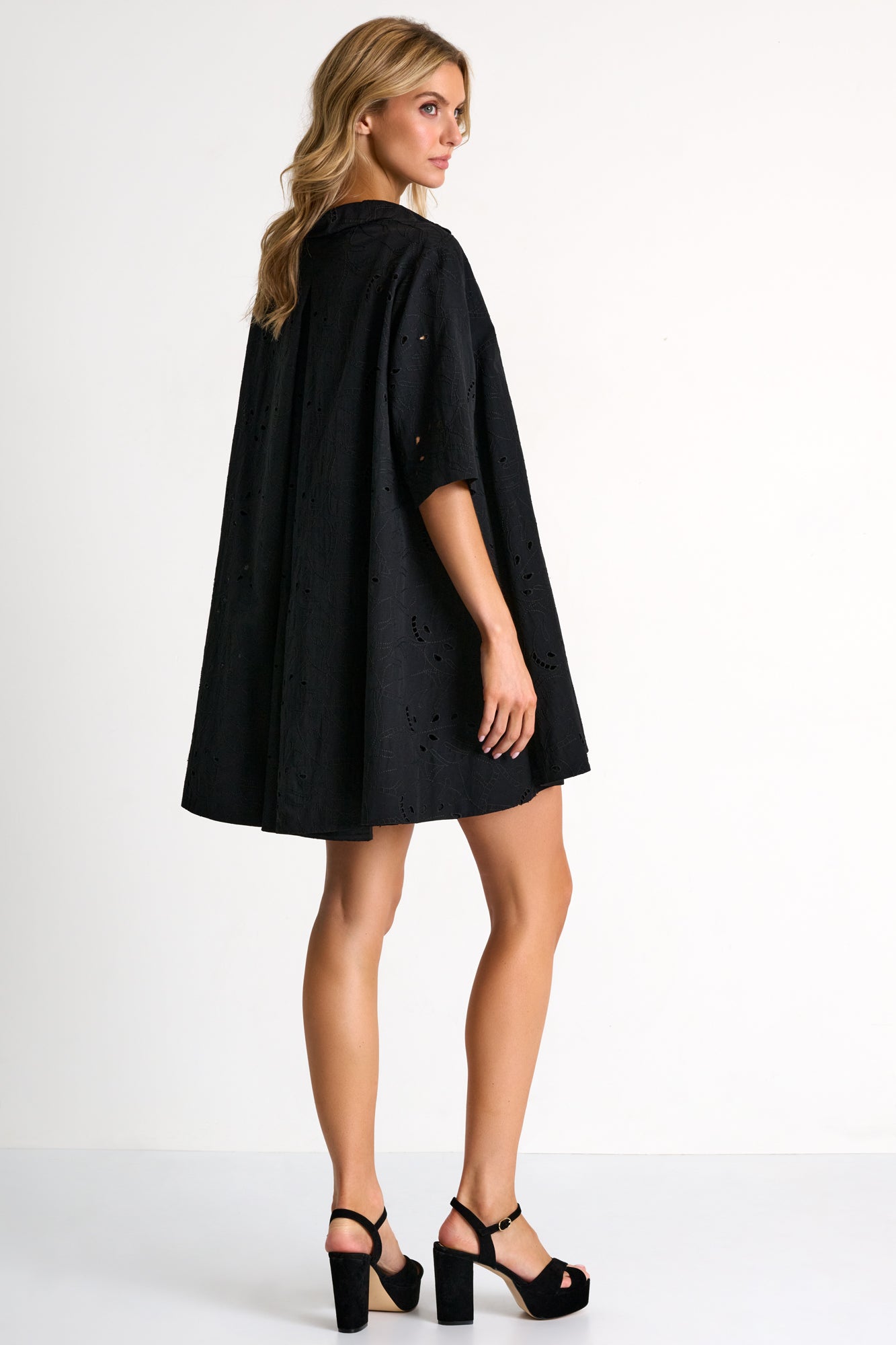 Detailed Lace Ample Dress