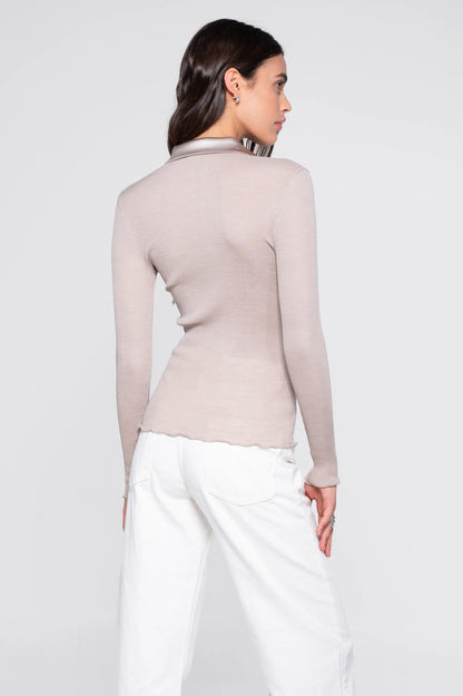 Long Sleeve Shirt with Silk and Buttons