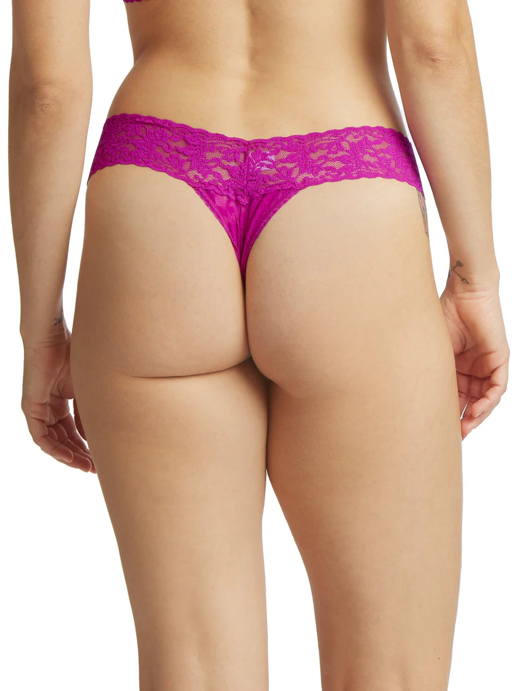 Signature Lace Lowrise Thong