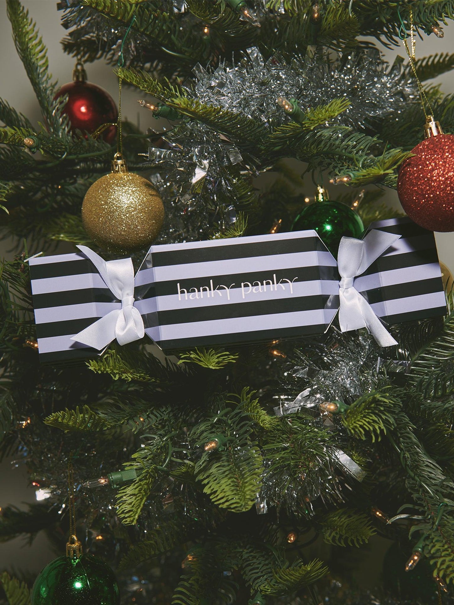 Signature Lace® Low Rise Thong Holiday 3 Pack Cracker