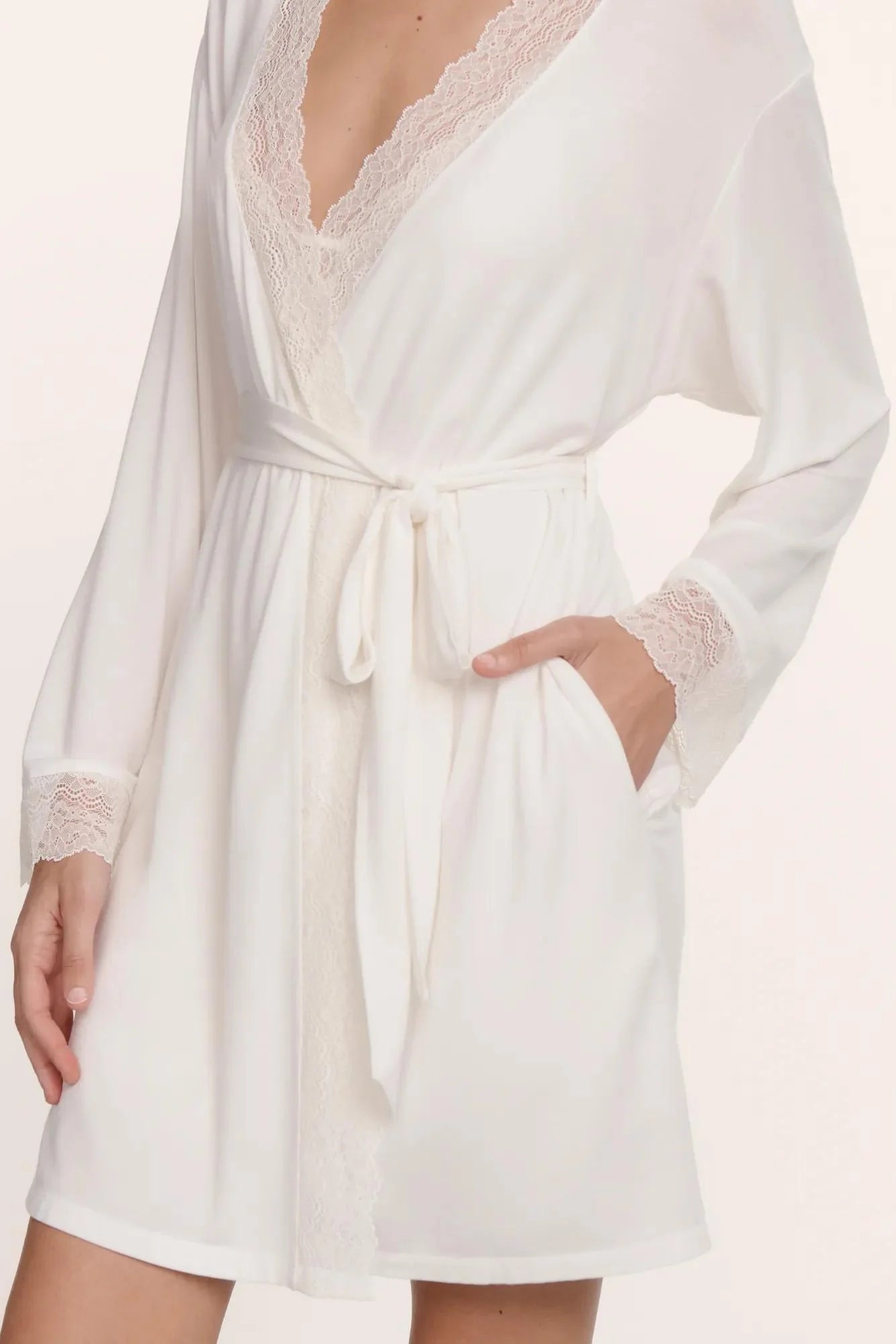 Lara Short Robe