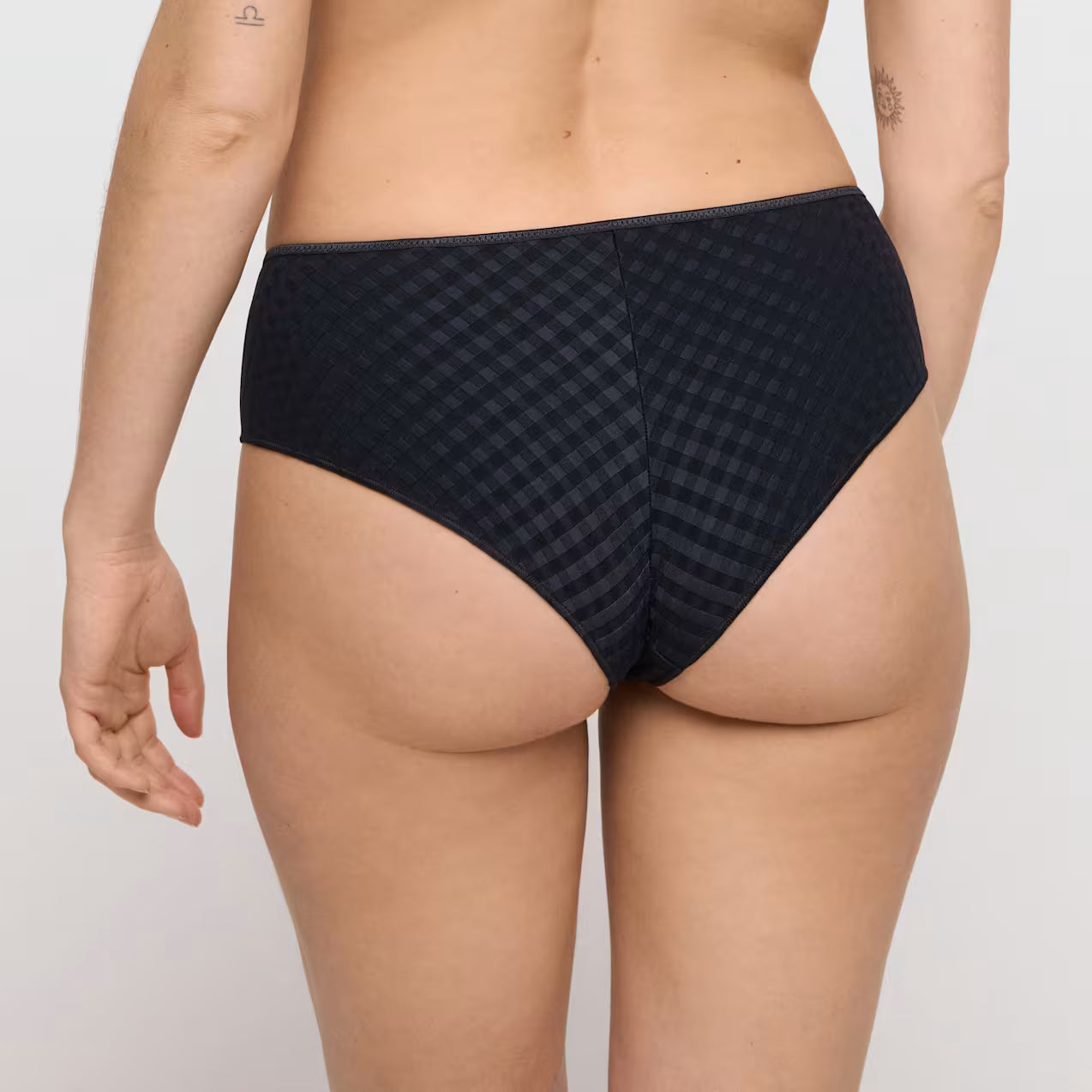 Avero Hot Pants