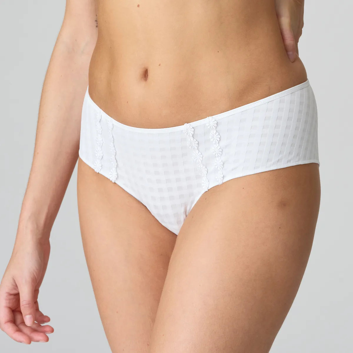 Avero Hot Pants